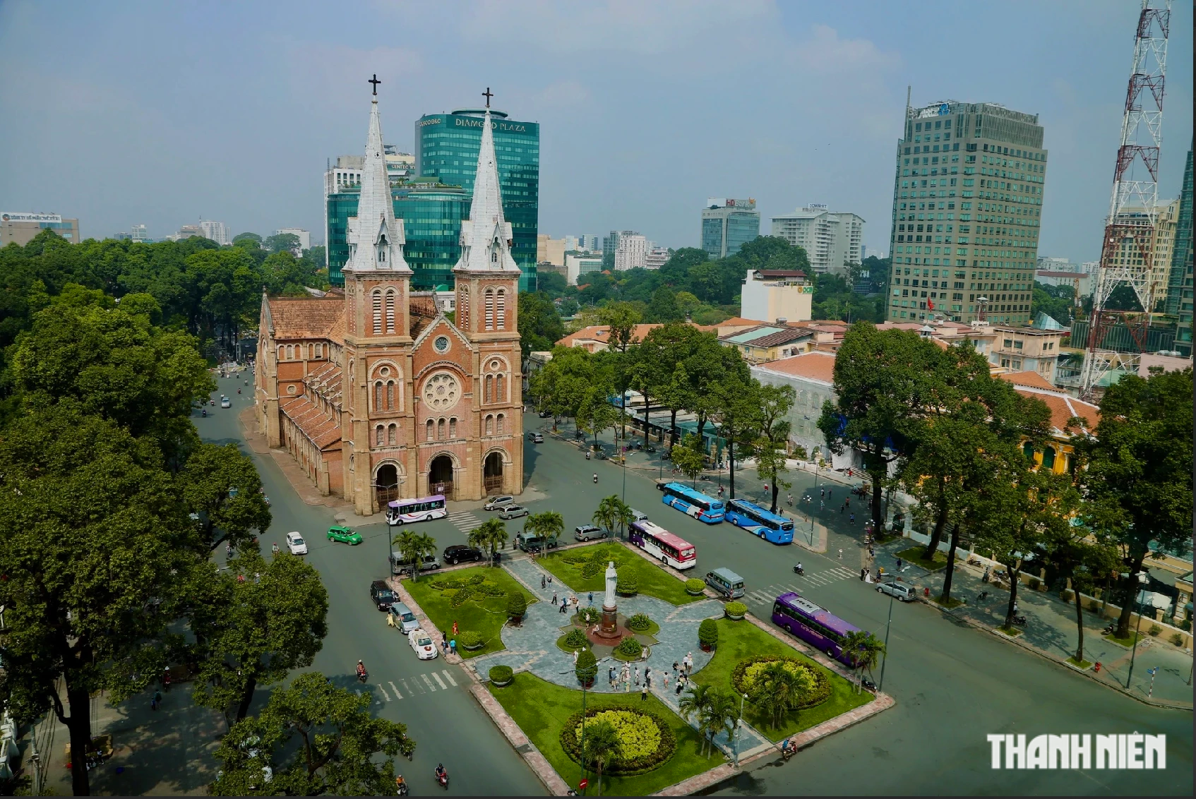 Linh mục U.80 'nhạc trưởng' đại trùng tu Nhà thờ Đức Bà Sài Gòn: Tôi ngã xuống, cũng rất vui- Ảnh 1. Linh mục U.80 'nhạc trưởng' đại trùng tu Nhà thờ Đức Bà Sài Gòn: Tôi ngã xuống, cũng rất vui- Ảnh 1.