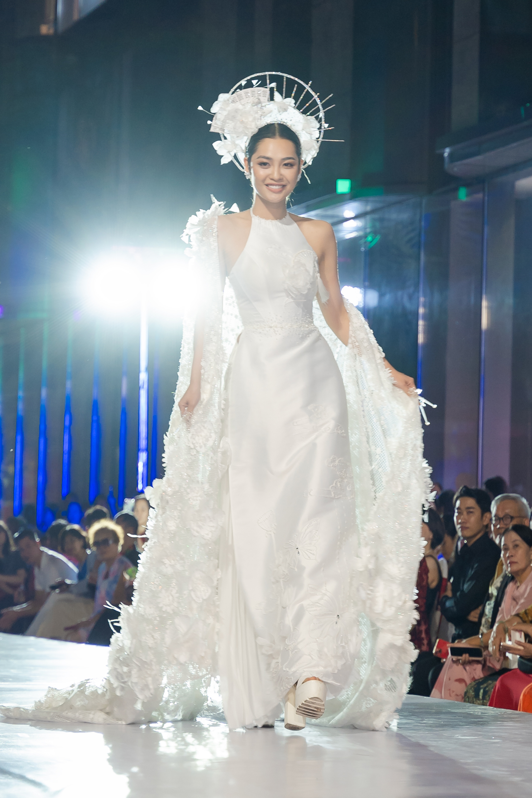 Hoa hậu Thế giới Ma Rốc diễn thời trang tại Việt Nam- Ảnh 3.