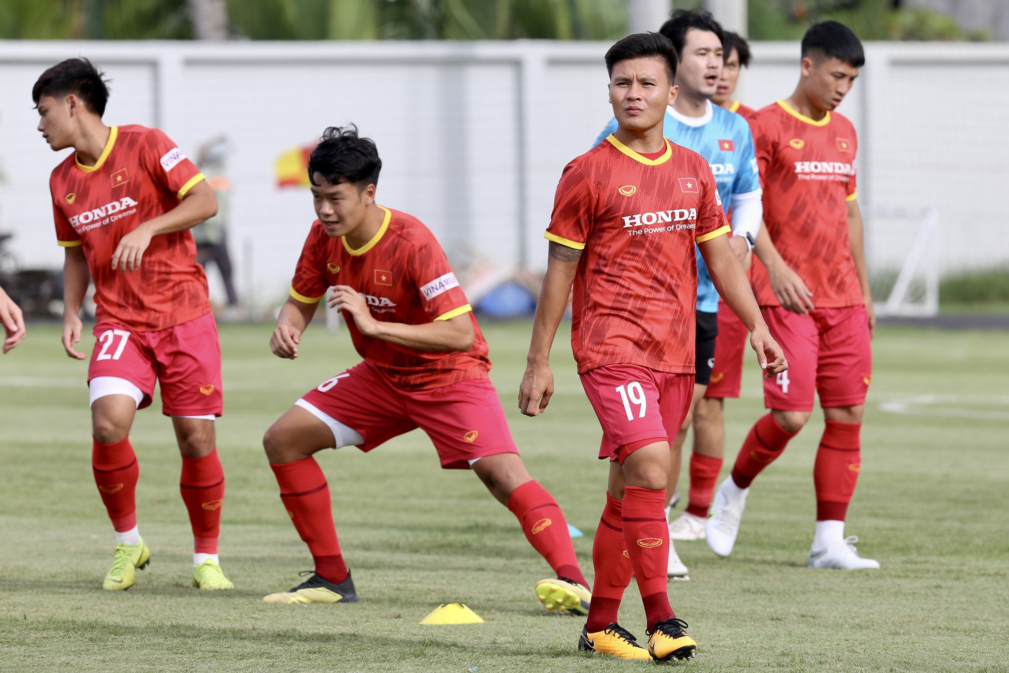 HLV Troussier lại gây sốc với danh sách đội tuyển Việt Nam- Ảnh 7.
