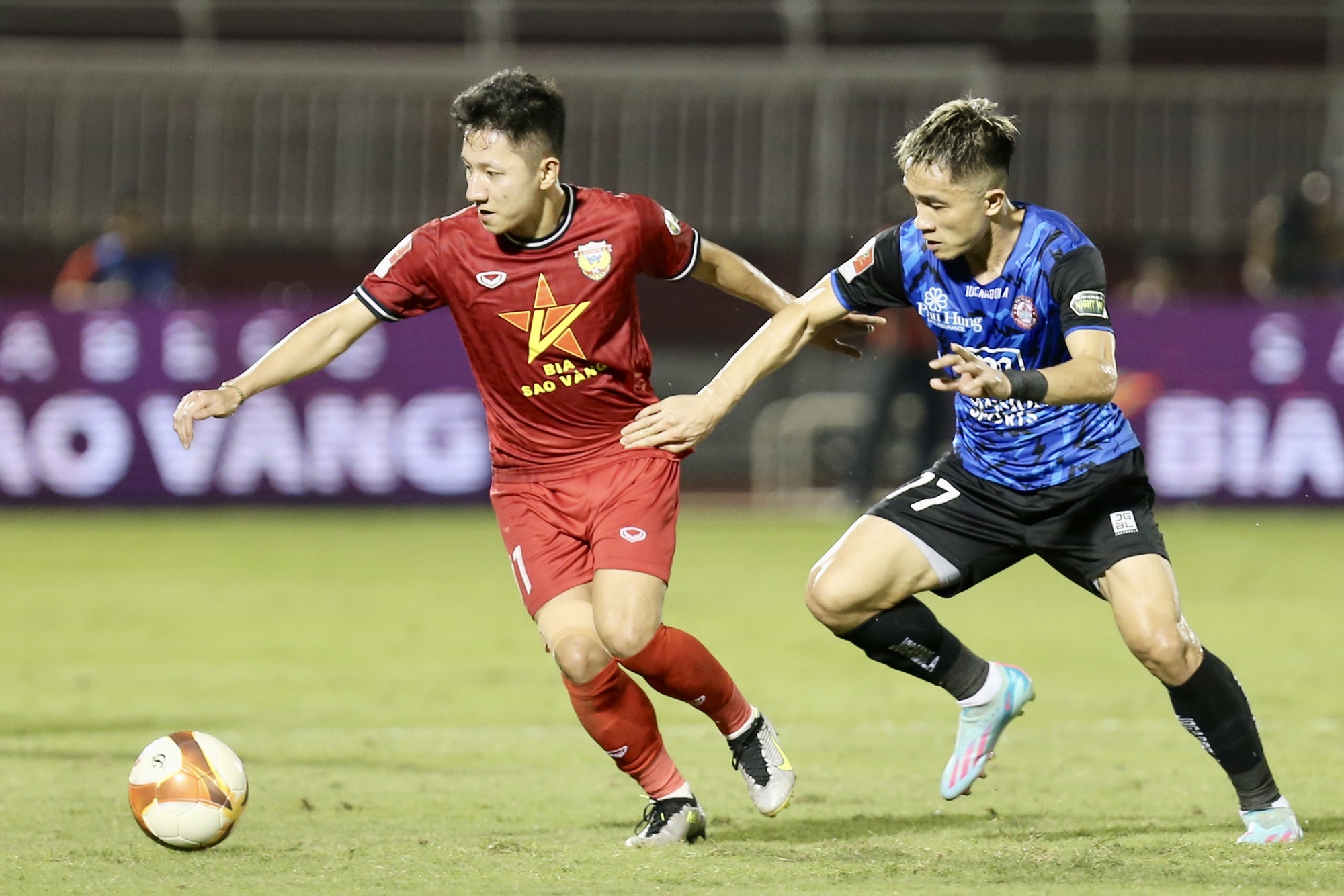 CLB TP.HCM đứt chuỗi trận 'son' ở V-League, HLV Phùng Thanh Phương nói gì?- Ảnh 1.