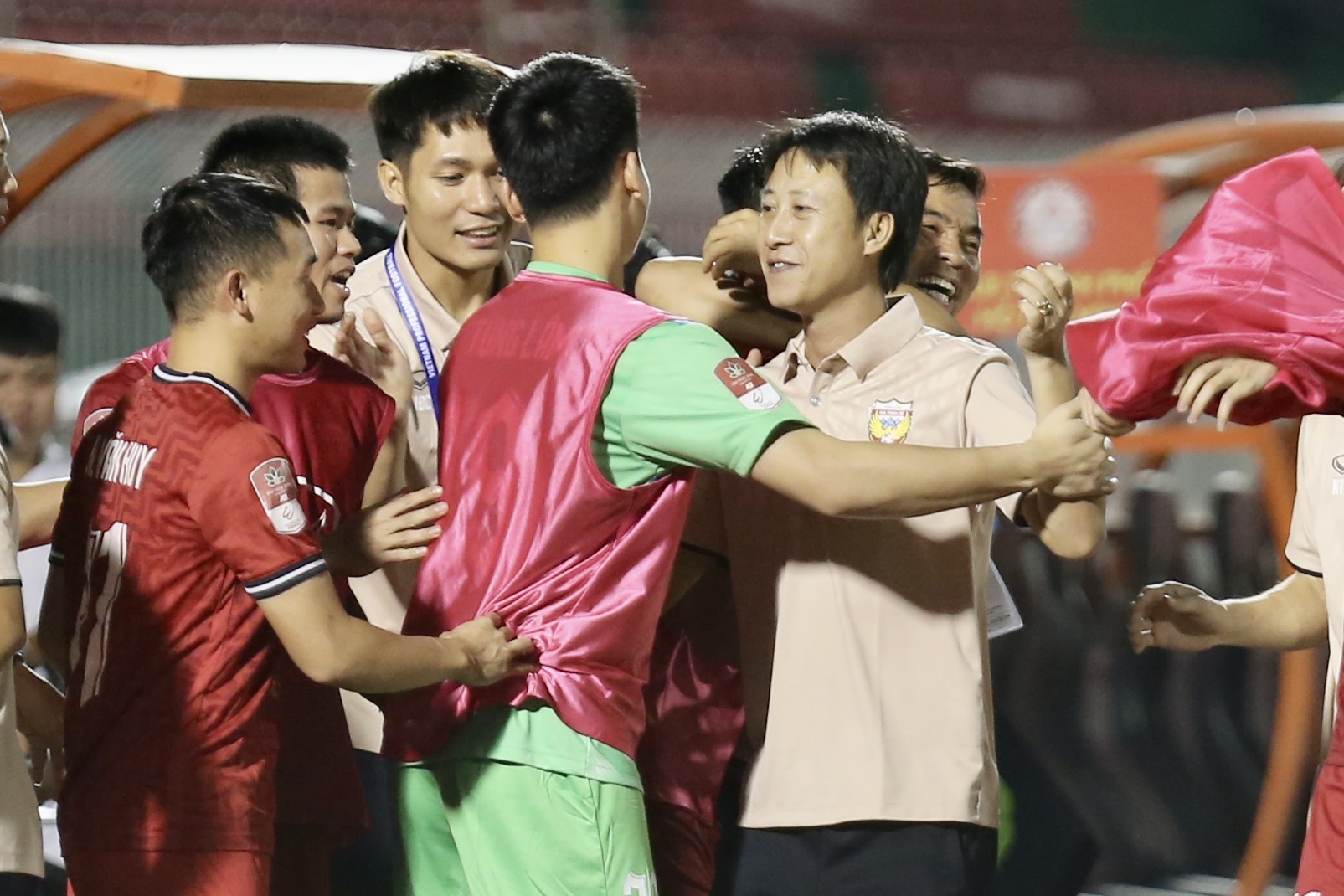 CLB TP.HCM đứt chuỗi trận 'son' ở V-League, HLV Phùng Thanh Phương nói gì?- Ảnh 4.