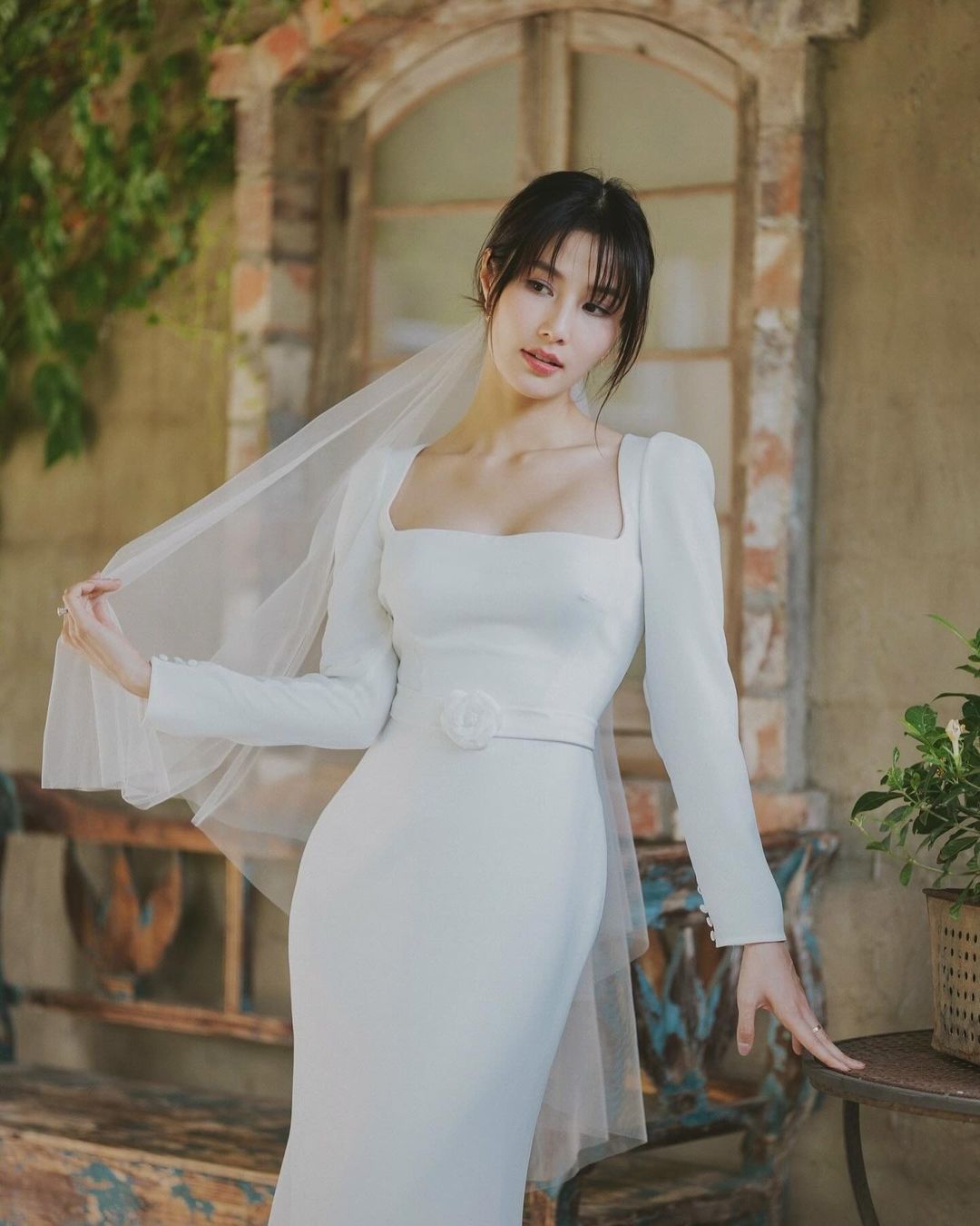 Xu hướng váy cưới được cô dâu sao Việt ưa chuộng bậc nhất năm 2023- Ảnh 3.
