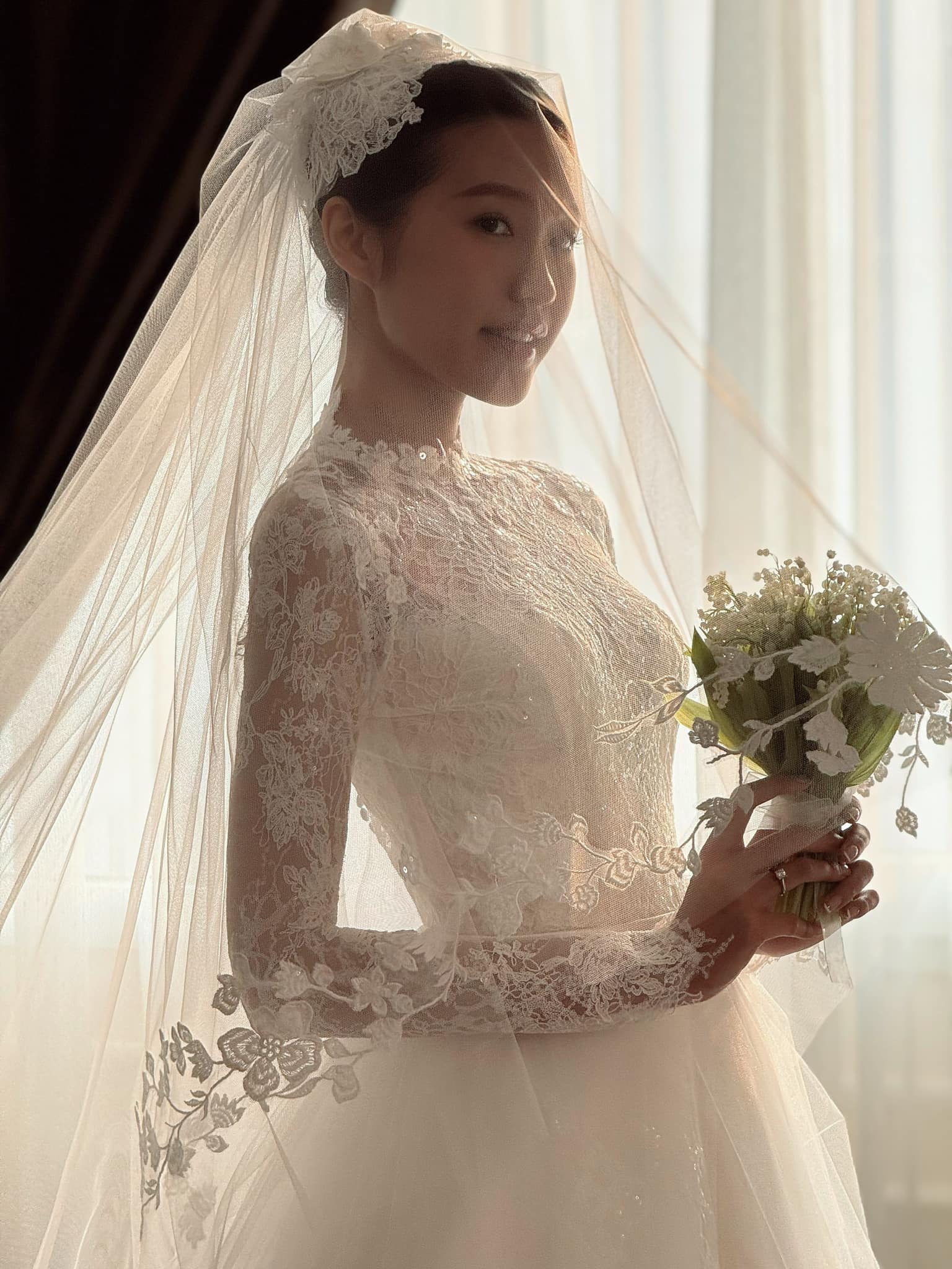 Xu hướng váy cưới được cô dâu sao Việt ưa chuộng bậc nhất năm 2023- Ảnh 7.
