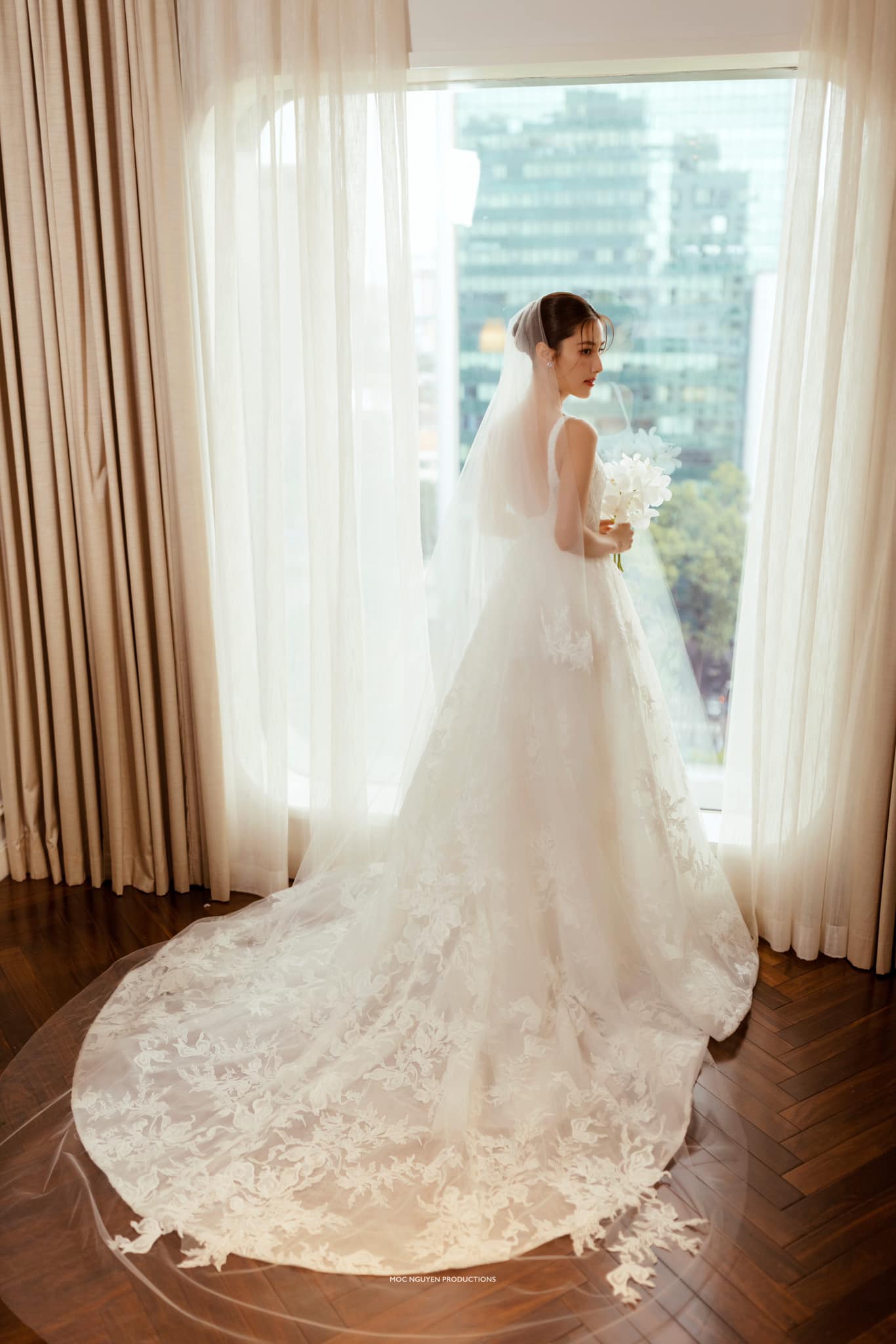 Xu hướng váy cưới được cô dâu sao Việt ưa chuộng bậc nhất năm 2023- Ảnh 10.