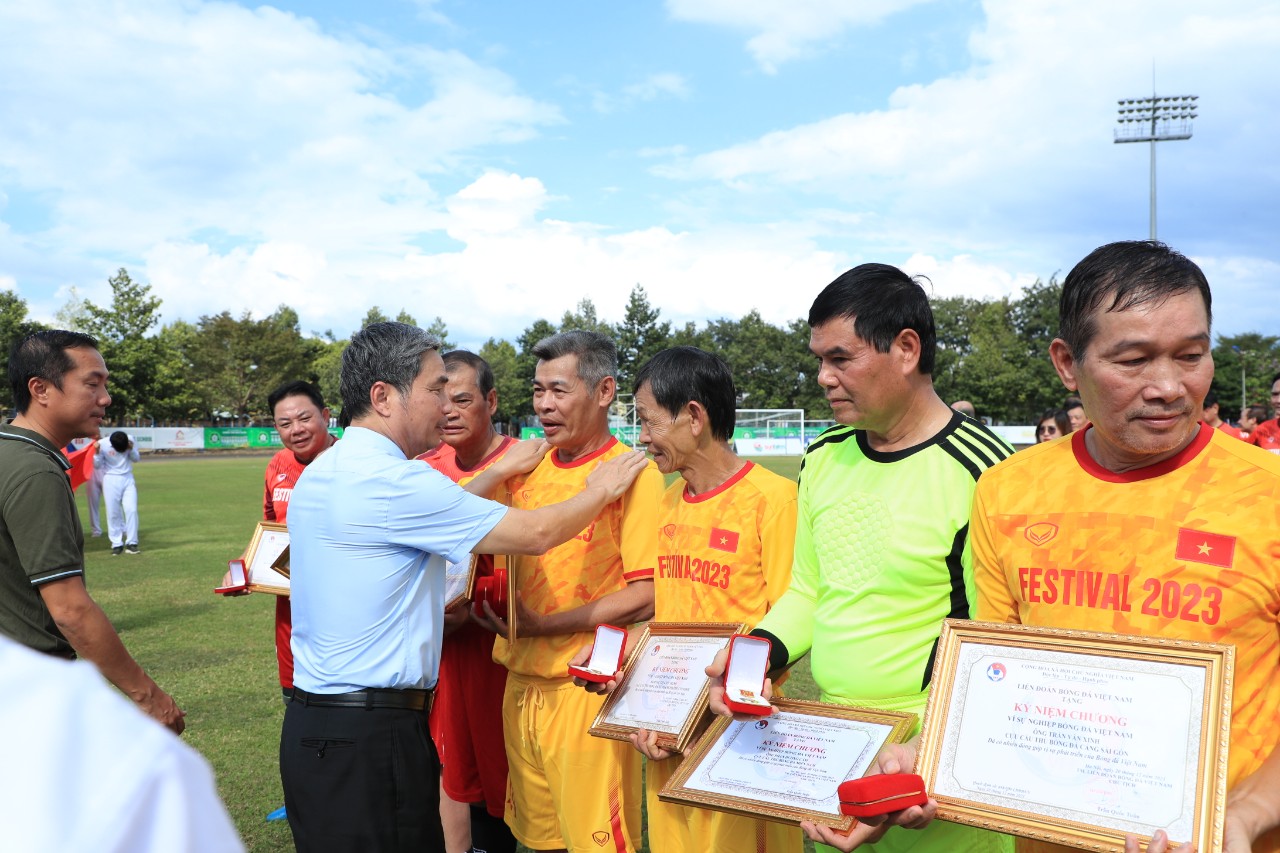 Lòng tri ân và những nụ cười các cựu cầu thủ bóng đá Việt Nam- Ảnh 13.