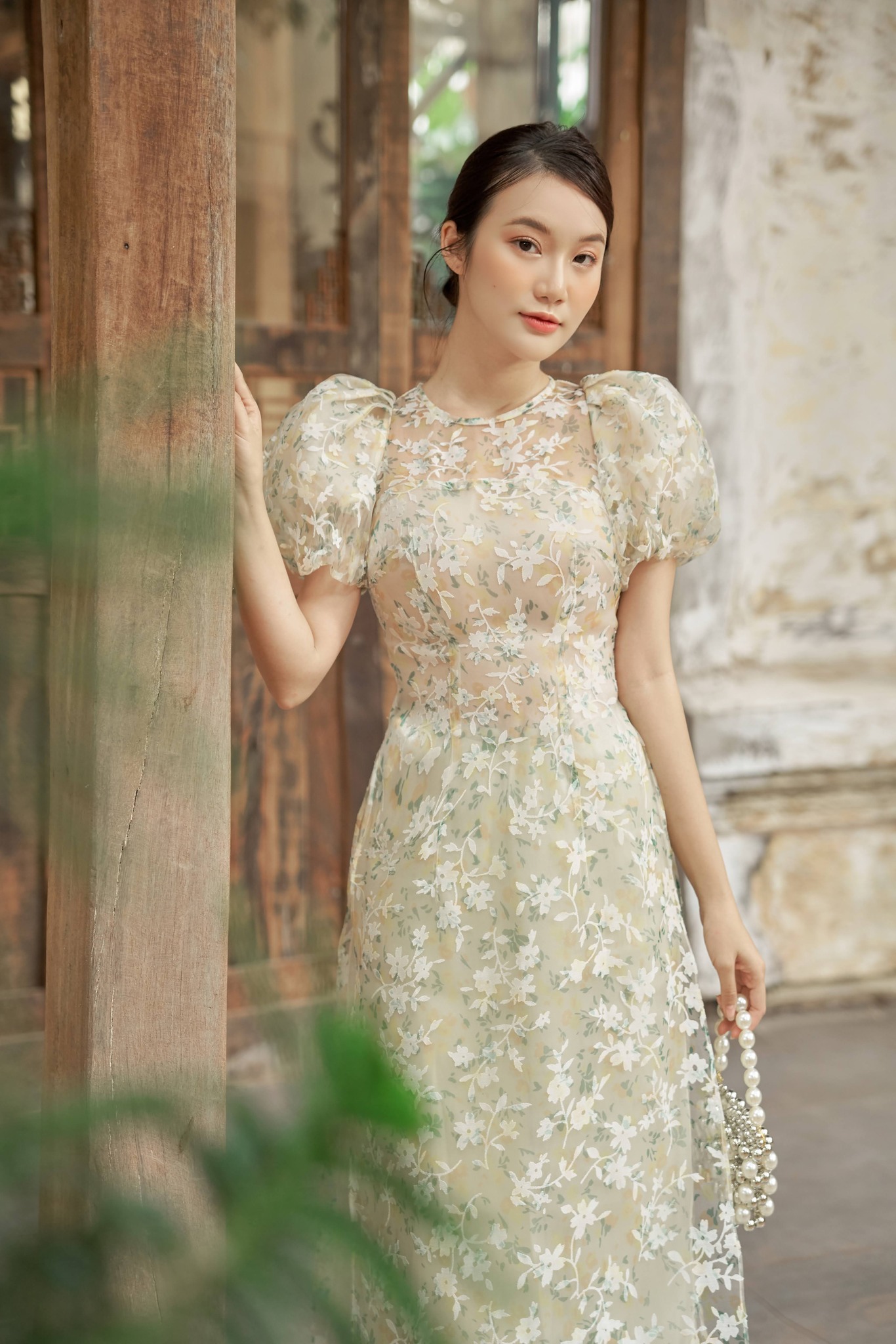 áo dài cách tân pastel nhẹ nhàng chụp tết