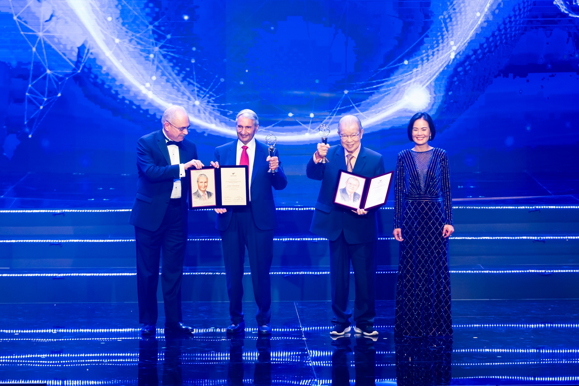 Tình bạn lớn đằng sau nhà khoa học Việt Nam đầu tiên được Giải thưởng VinFuture- Ảnh 1.