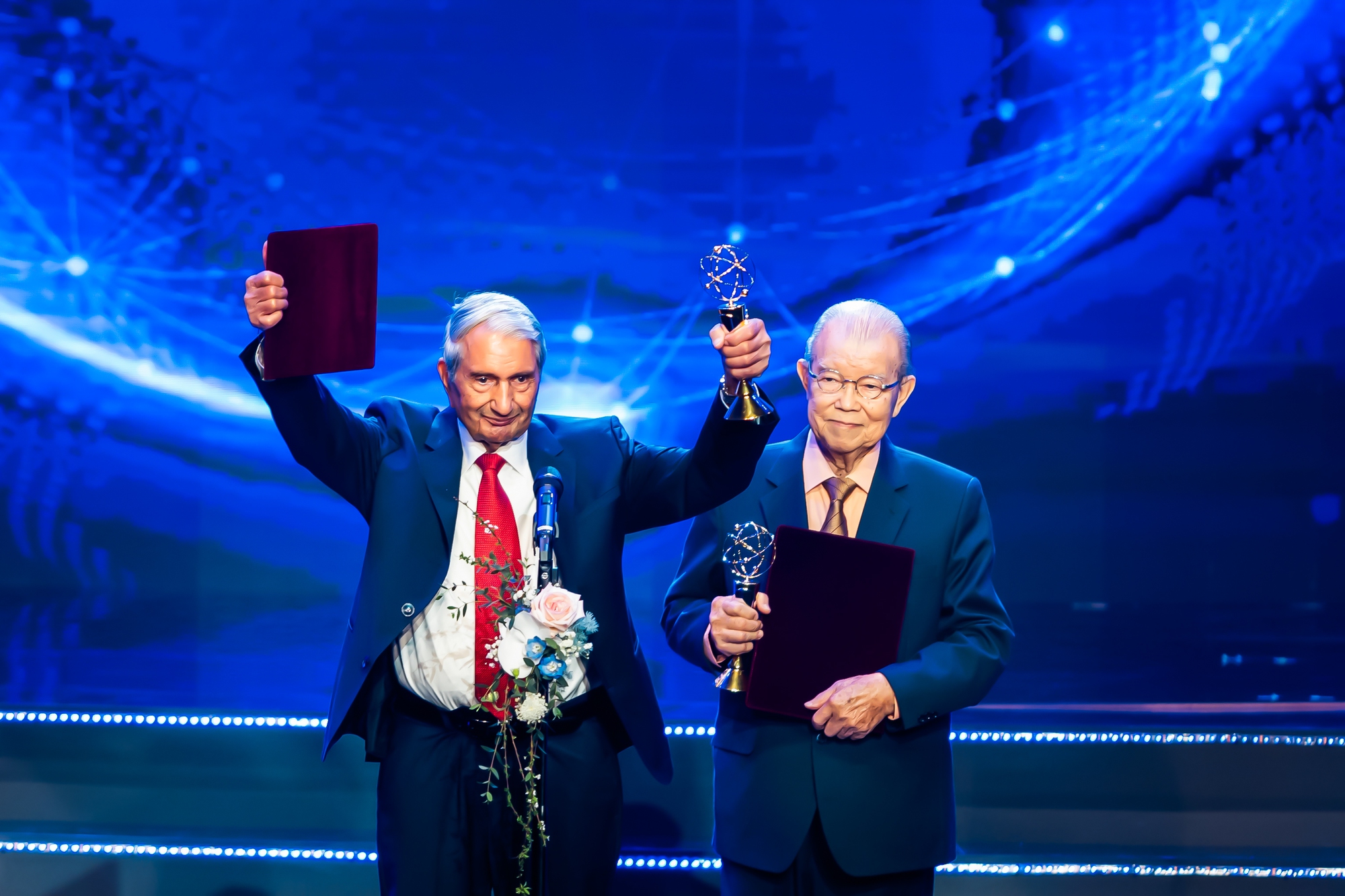 Tình bạn lớn đằng sau nhà khoa học Việt Nam đầu tiên được Giải thưởng VinFuture- Ảnh 4.