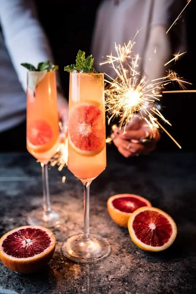 Tăng cảm xúc với ly cocktail sắc màu tận hưởng khoảnh khắc đặc biệt của năm- Ảnh 1.