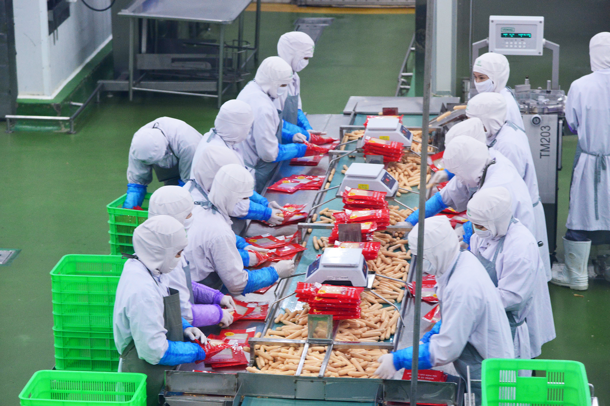 Các doanh nghiệp đang tích cực chuẩn bị hàng tết với tâm lý dè dặtẢnh: Phạm Hùng Các doanh nghiệp đang tích cực chuẩn bị hàng tết với tâm lý dè dặtẢnh: Phạm Hùng