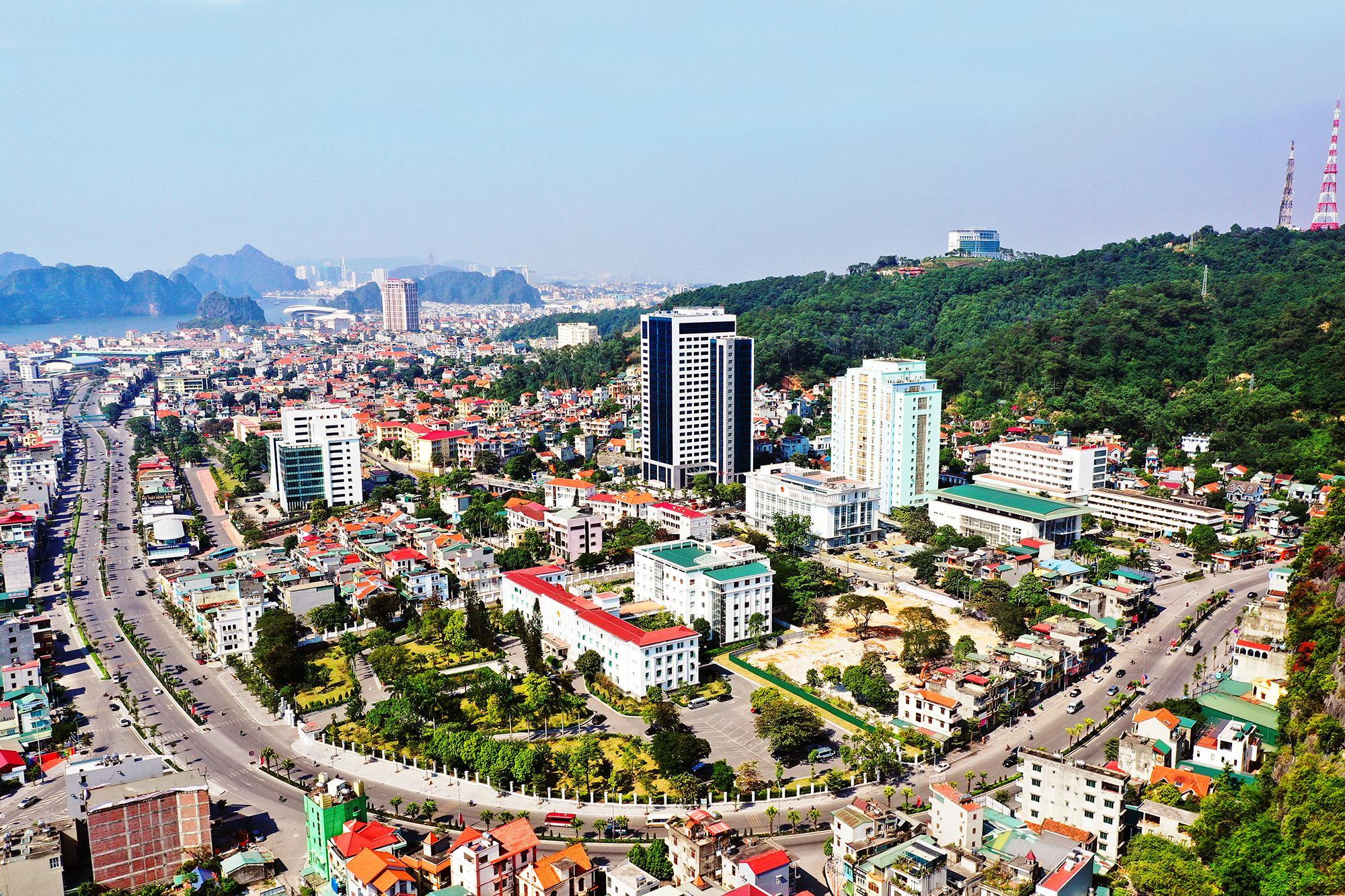 Quảng Ninh dẫn đầu vùng đồng bằng sông Hồng về tăng trưởng kinh tế  - Ảnh 1.
