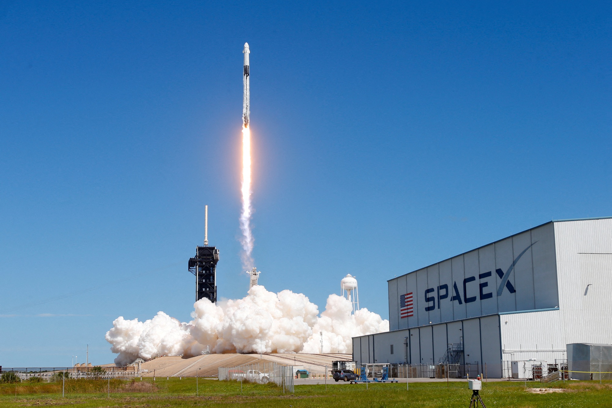 SpaceX của Elon Musk nhắm mức định giá 175 tỉ USD - Ảnh 1.