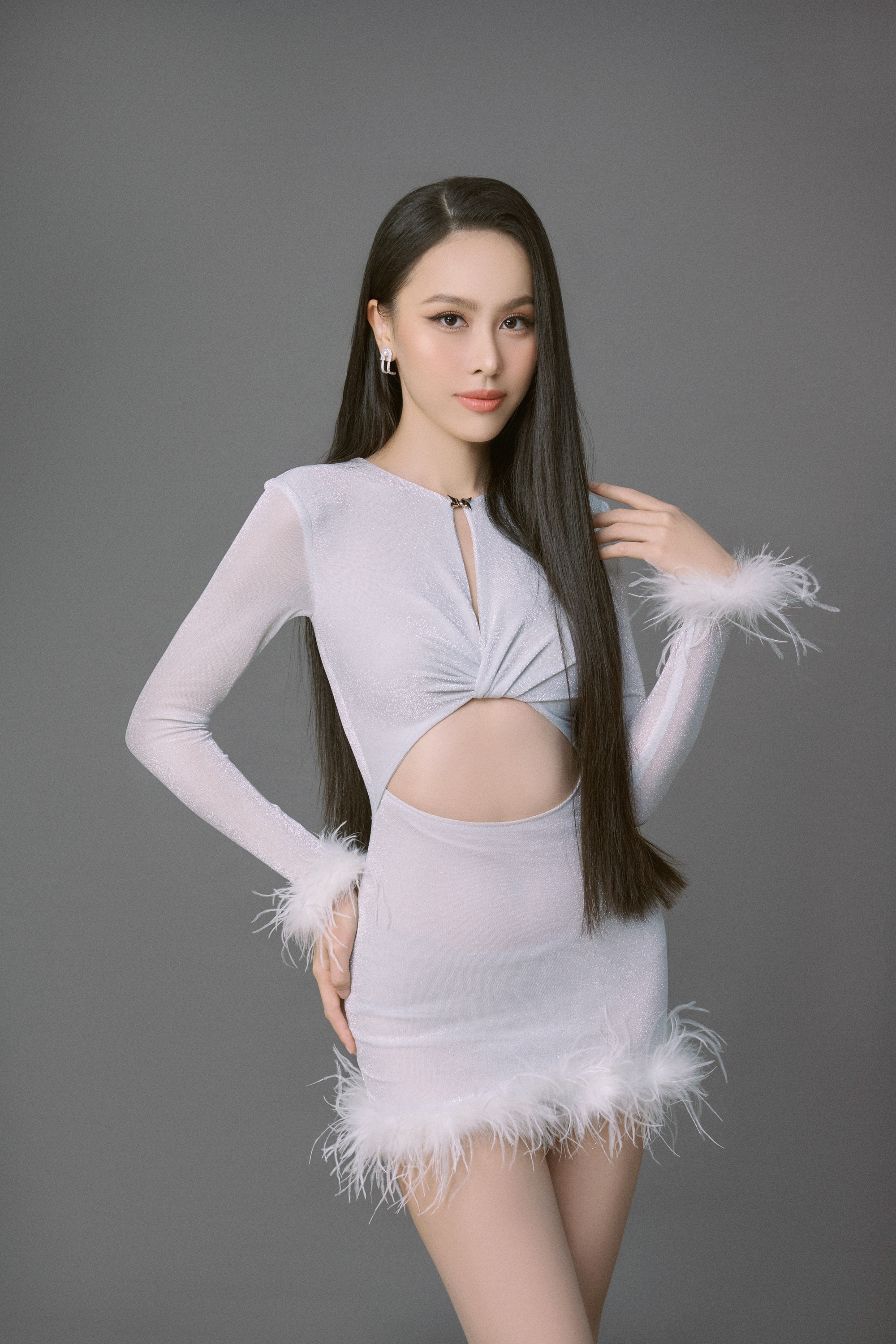 Á hậu Ngọc Hằng dạy tiếng Việt cho thí sinh Miss Intercontinental 2023 - Ảnh 7.