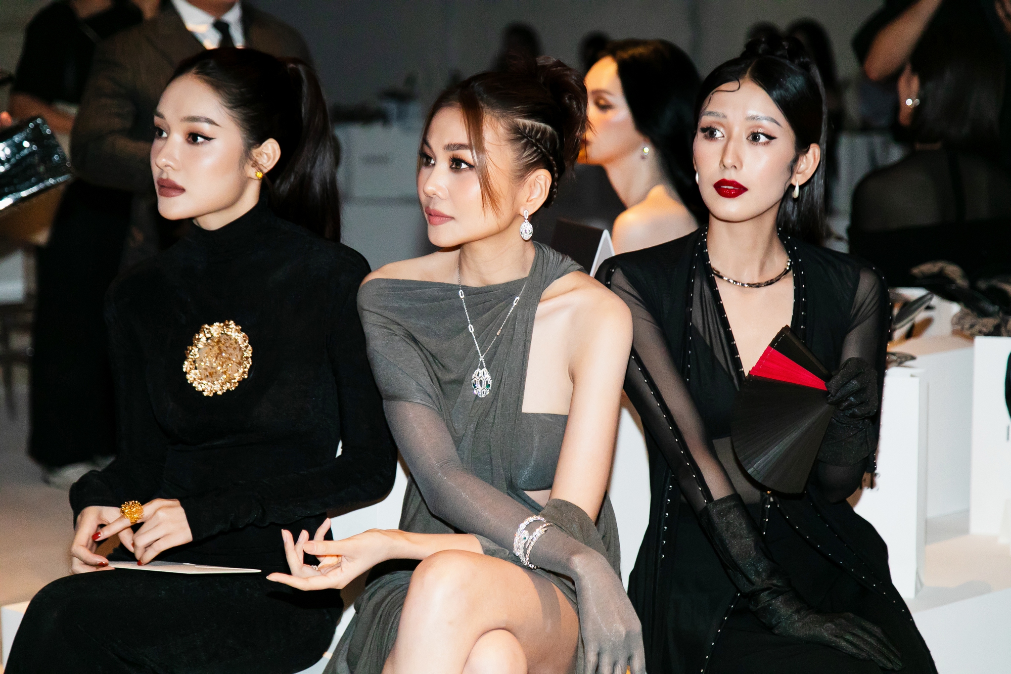 Siêu mẫu Thanh Hằng đeo trang sức 5,5 tỷ đồng đi sự kiện  - Ảnh 7.