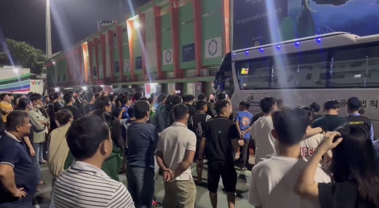 V-League: Hỗn loạn dữ dội trên sân Quy Nhơn - Ảnh 7.