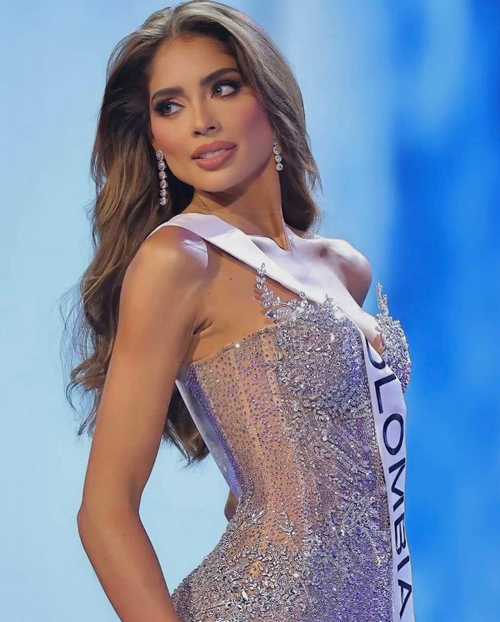 Người đẹp có con năm 16 tuổi gây tranh cãi khi đăng quang Hoa hậu Venezuela - Ảnh 6.
