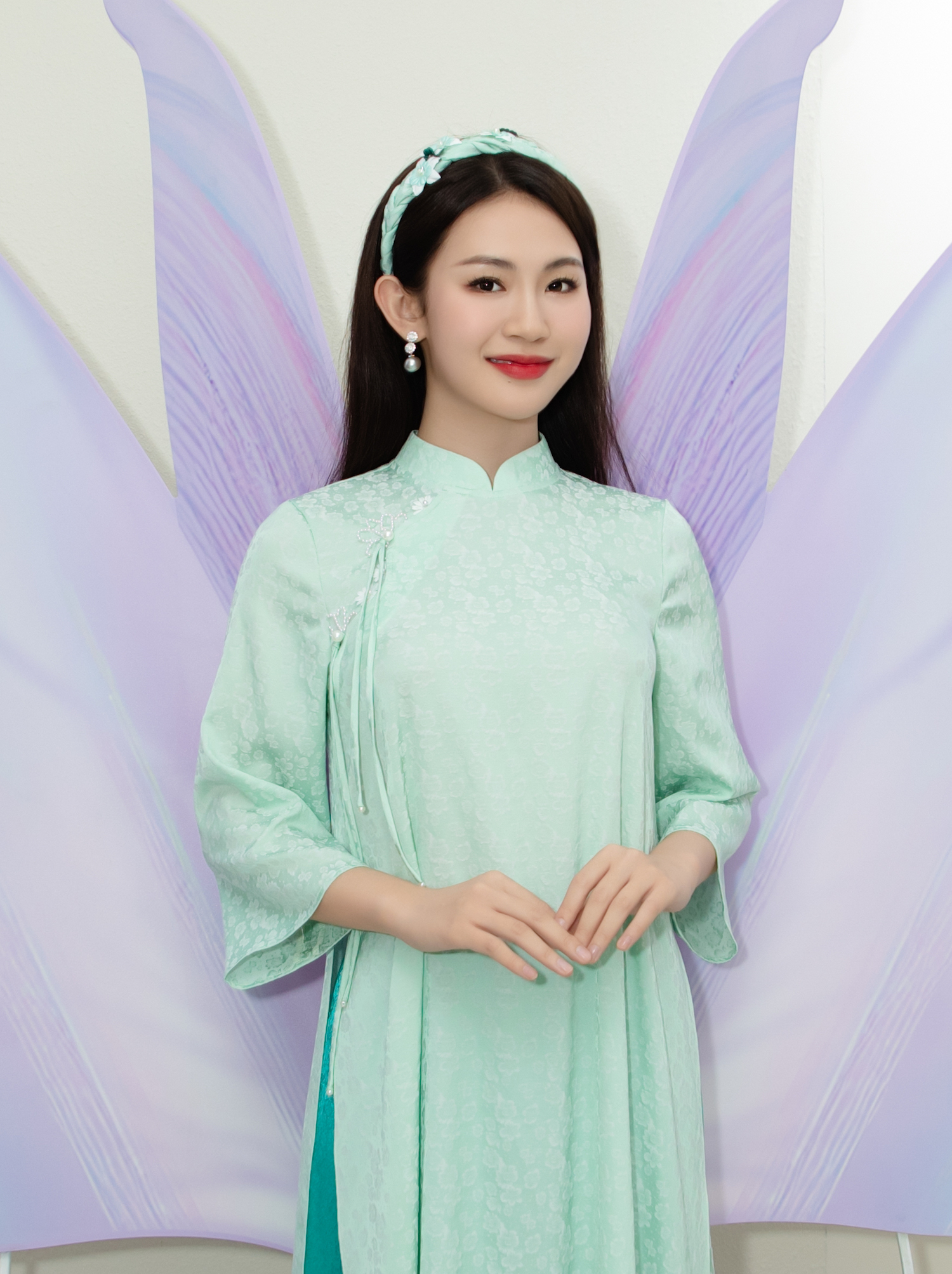 Dàn người đẹp Hoa hậu Hoàn vũ Việt Nam 2023 khoe sắc trong tà áo dài - Ảnh 1.