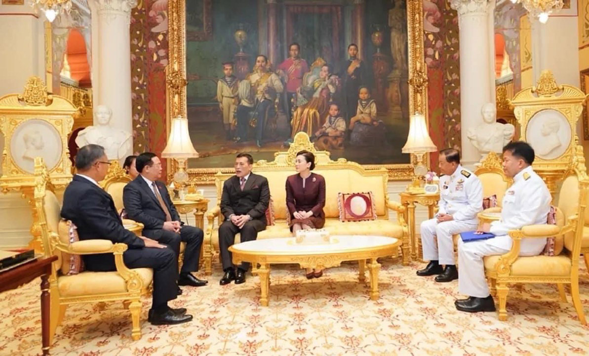 ประธานรัฐสภา นายเวืองดิงห์เว้ เข้าเฝ้าพระมหากษัตริย์ไทย - ภาพที่ 1.