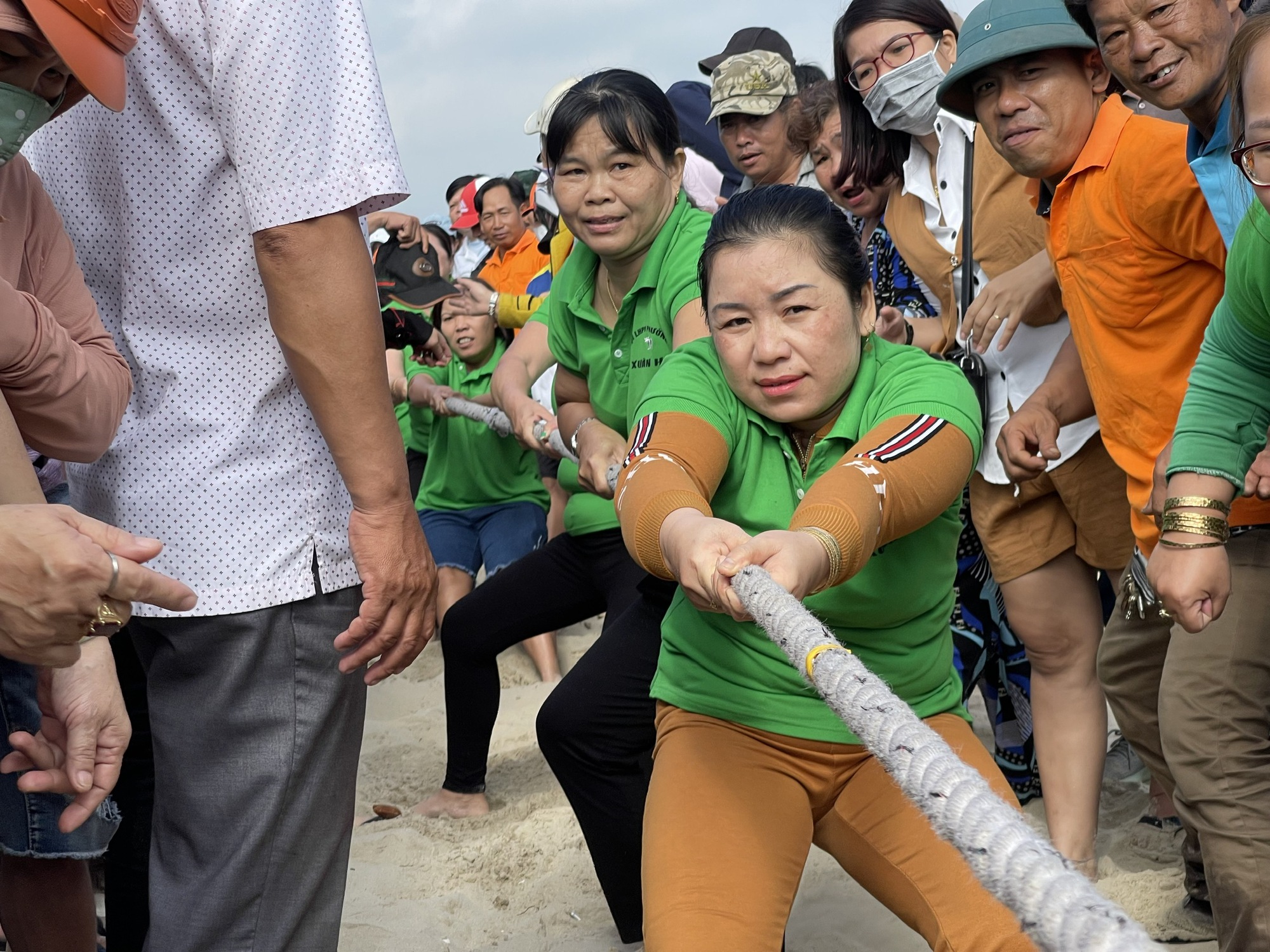 Rộn ràng lễ Cầu Ngư Thanh Khê tổ chức trở lại sau dịch Covid - 19 - Ảnh 15.