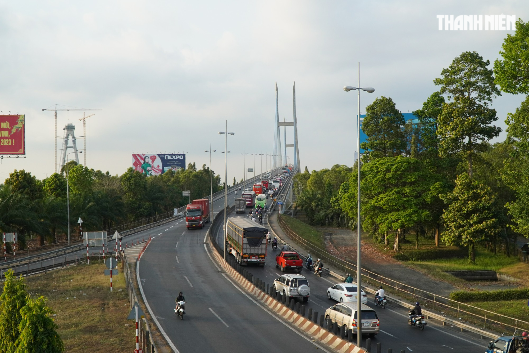 Cầu Mỹ Thuận bất ngờ tê liệt vào chiều cuối tuần - Ảnh 11.