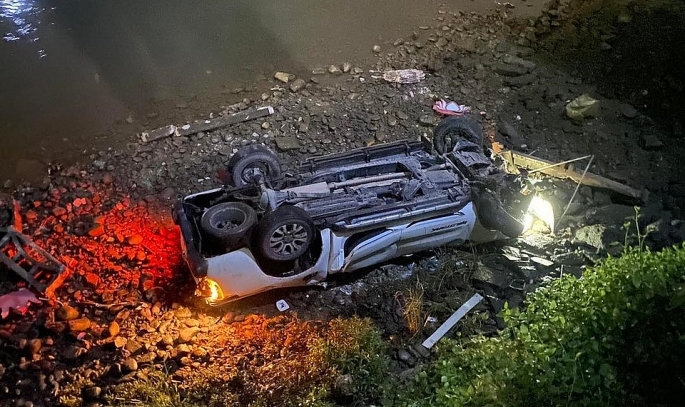 Quảng Ninh: Xác định danh tính 2 chết trong vụ ô tô rơi xuống sông biên giới  - Ảnh 1.