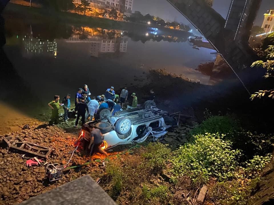 Xác định nguyên nhân xe bán tải lao xuống cầu Ka Long, khiến 2 người tử vong  - Ảnh 1.