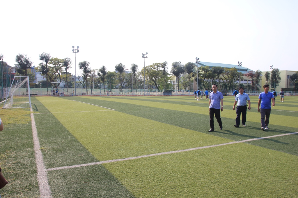 Cận cảnh sân bóng đẹp sẵn sàng cho các trận đấu tại khu vực miền Trung - Ảnh 7.
