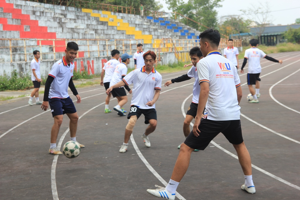 Đội bóng sinh viên phải chơi đẹp, để lại ấn tượng tốt - Ảnh 15.