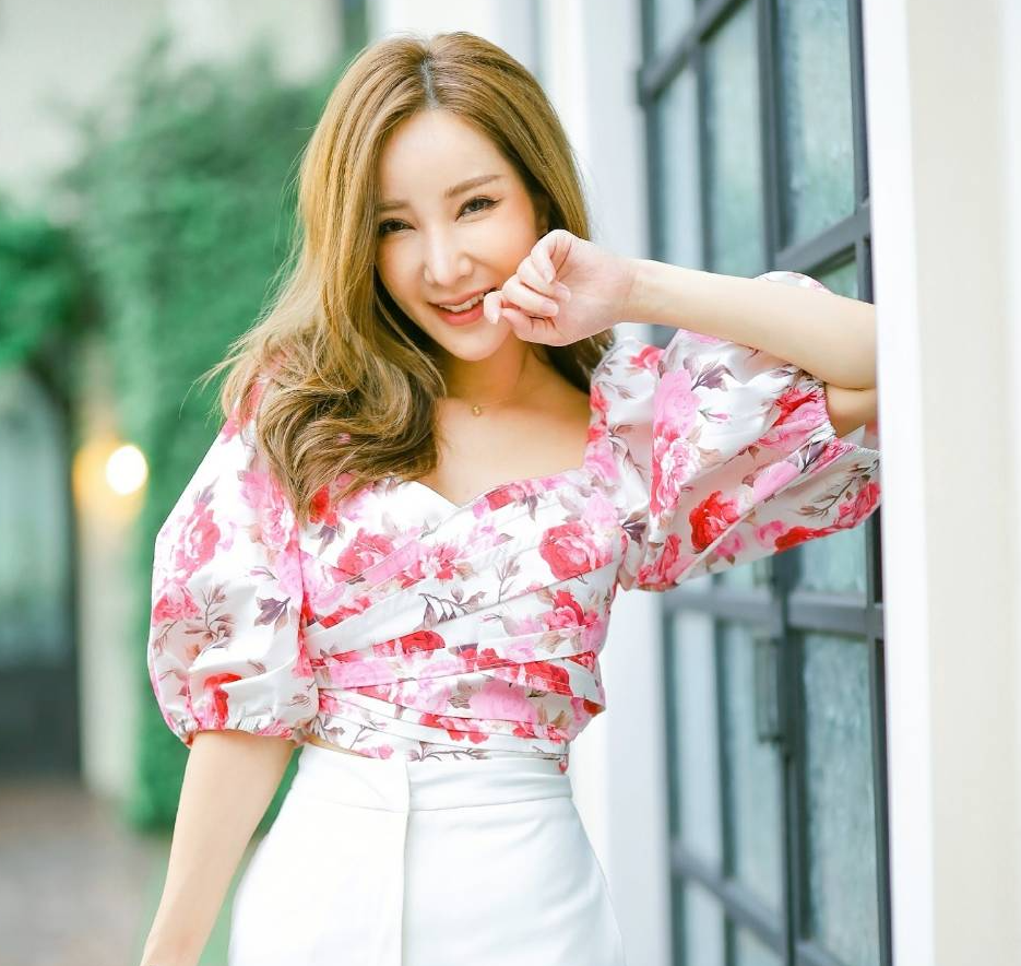 Áo croptop tay ngắn cổ chữ v phối nơ thời trang mùa hè cho nữ  Shopee Việt  Nam
