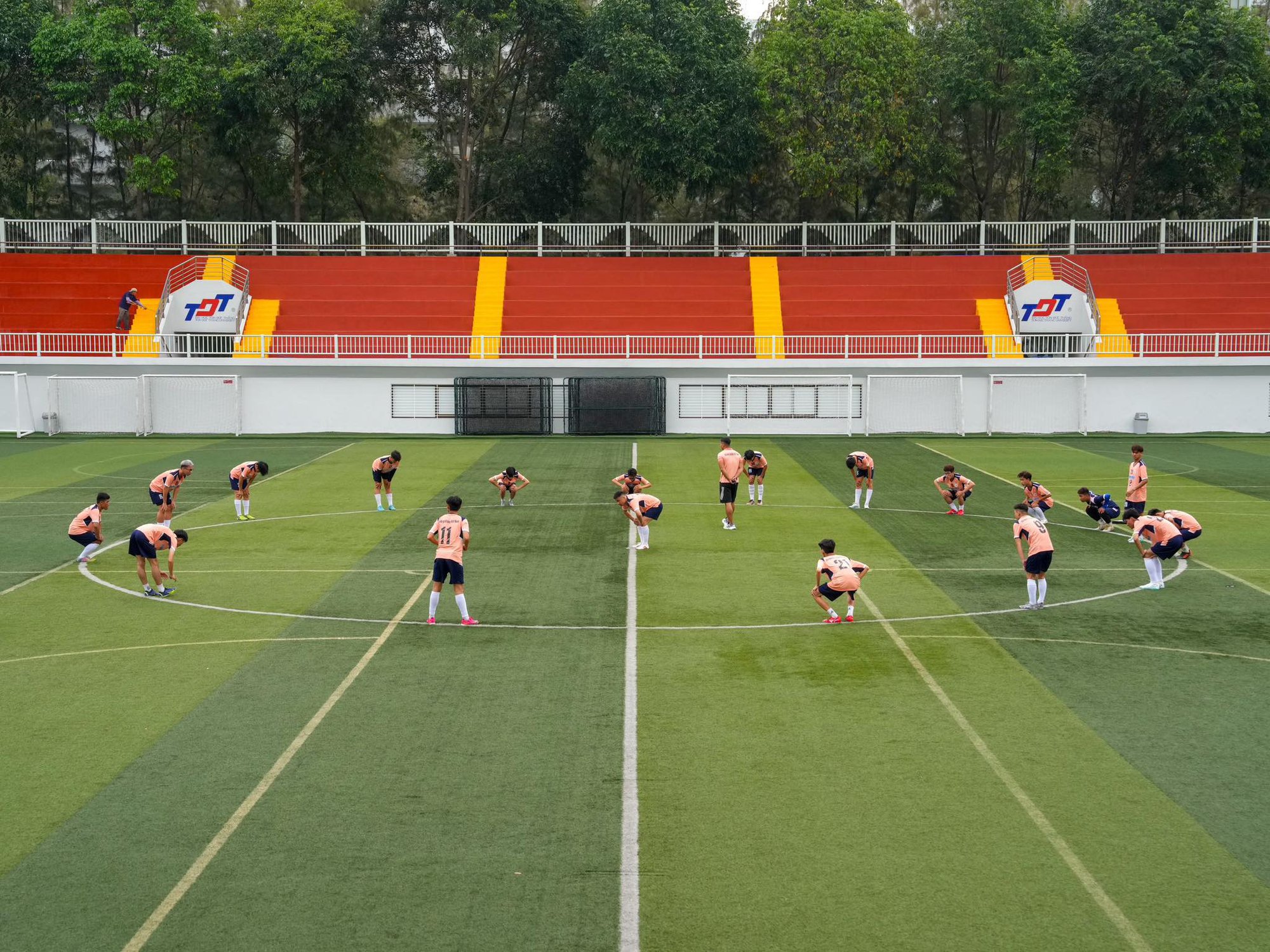 Đội bóng đặc biệt 'xông đất' giải bóng đá Thanh Niên Sinh viên Việt Nam - Ảnh 2.