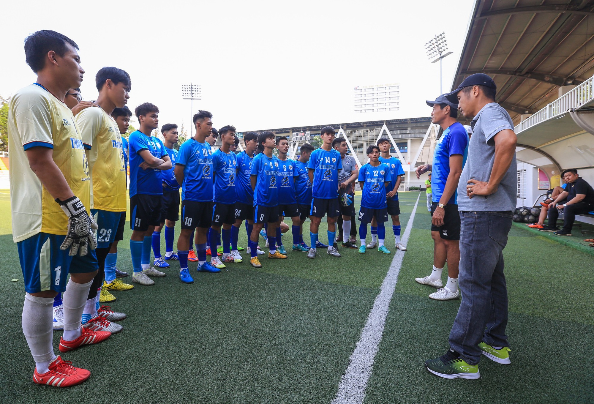 Ban huấn luyện toàn cựu cầu thủ, ĐH Văn Hiến đặt mục tiêu lấy vé vào VCK - Ảnh 3.