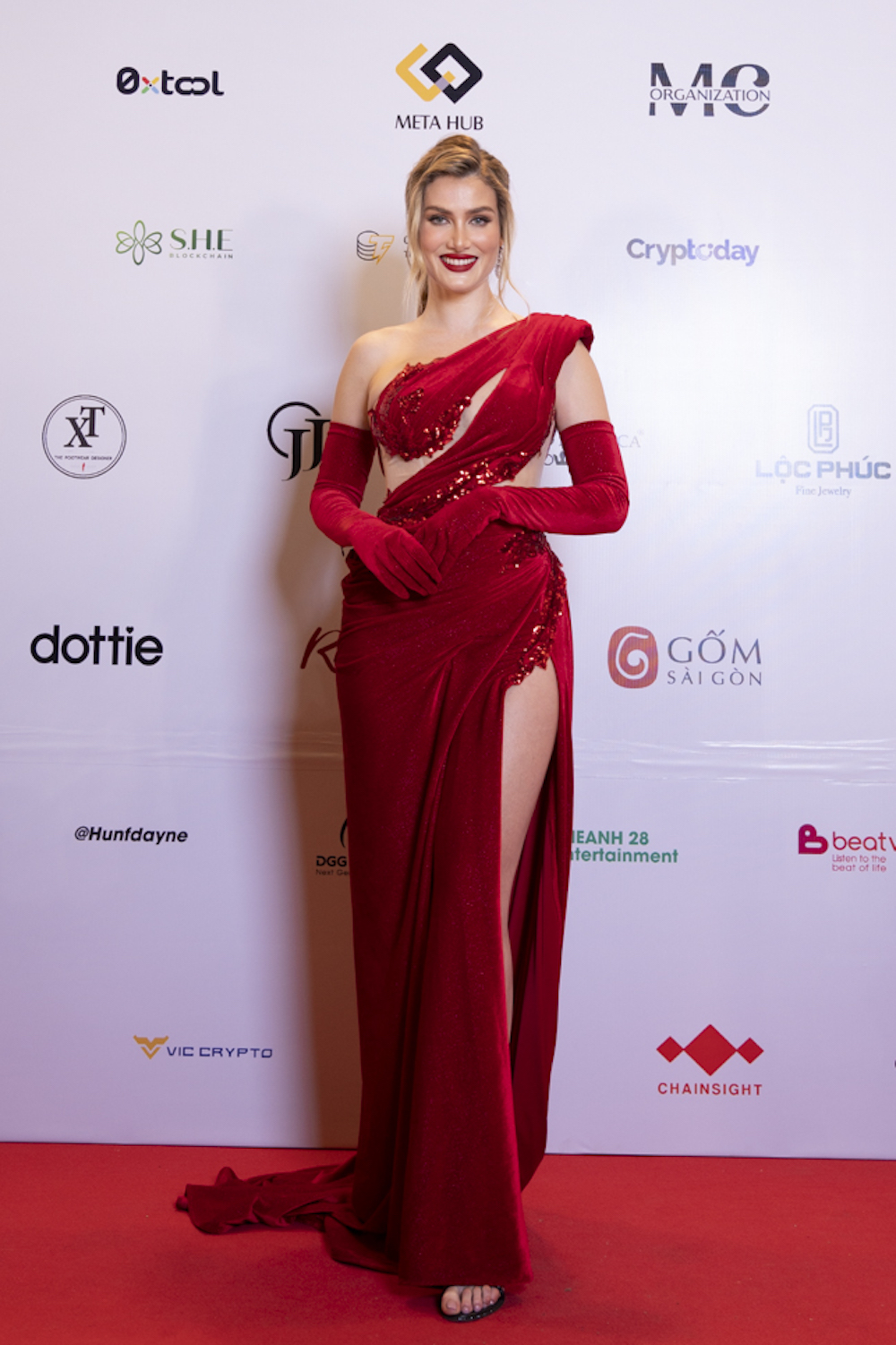 Dàn hoa hậu quốc tế đọ sắc trên thảm đỏ Miss Charm - Ảnh 4.