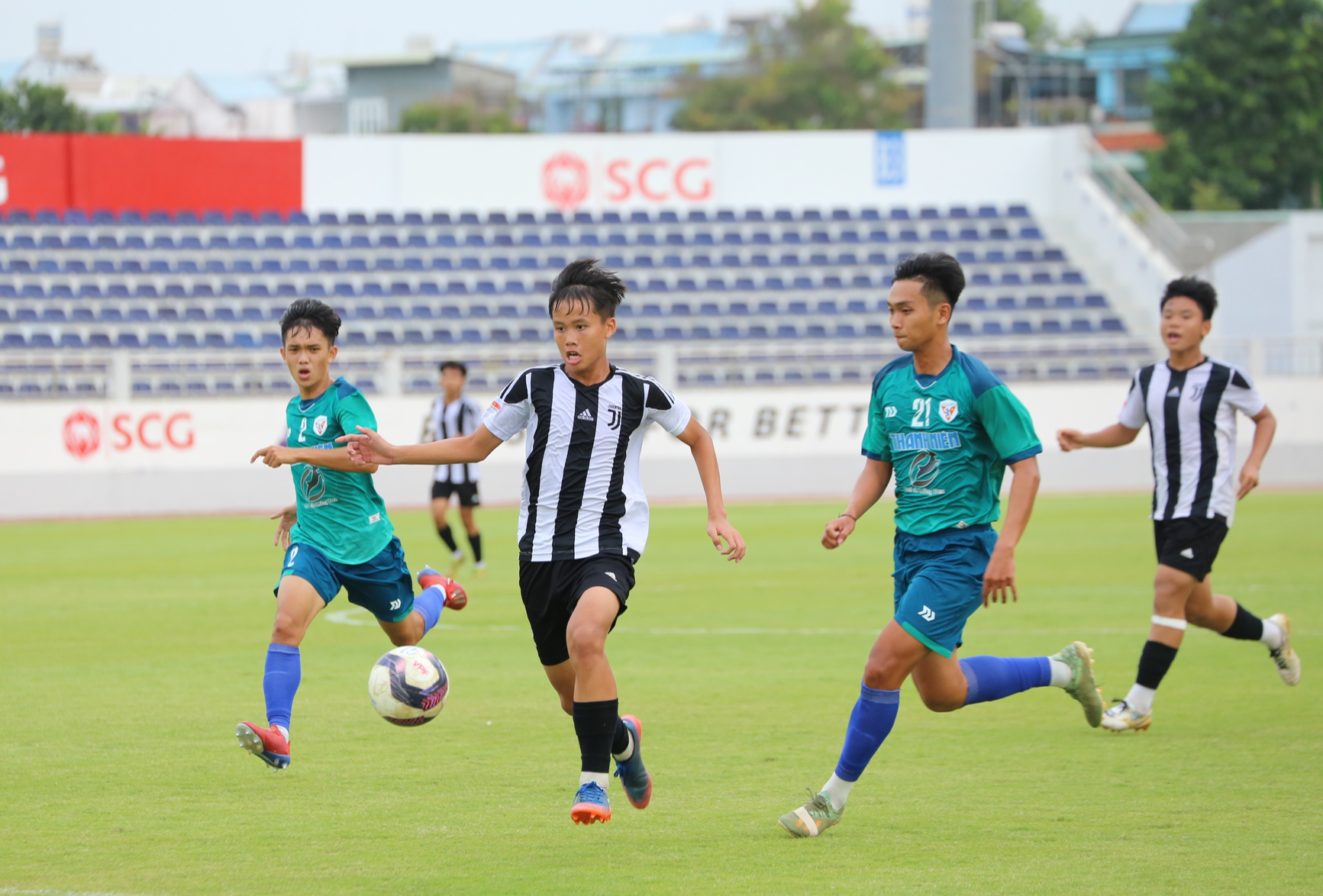 Đội bóng sinh viên làm khó Học viện Juventus Việt Nam - Ảnh 6.