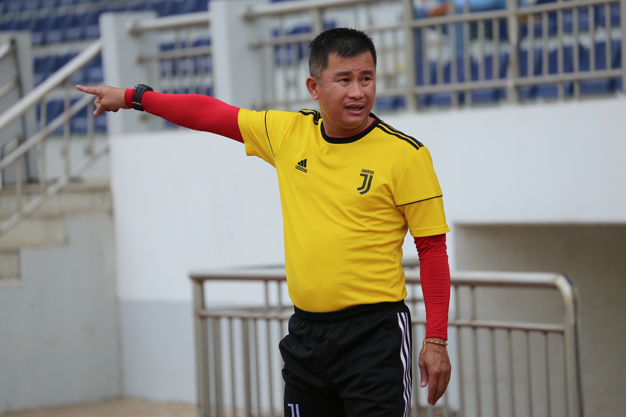 Đội bóng sinh viên làm khó Học viện Juventus Việt Nam - Ảnh 4.