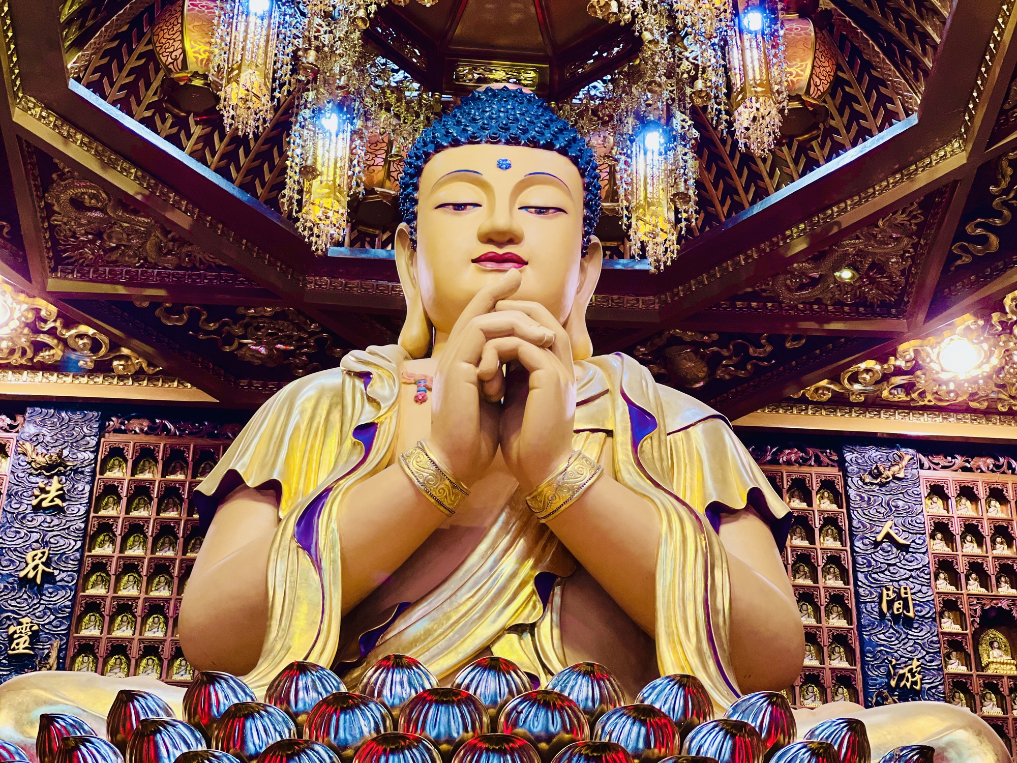 Máy xin xăm   Độc đáo MÁY XIN XĂM HIỆN ĐẠI ở chùa Vạn Phật  Quận 5 Sài  Gòn   Nếu có dịp ghé thăm chùa Vạn Phật bạn