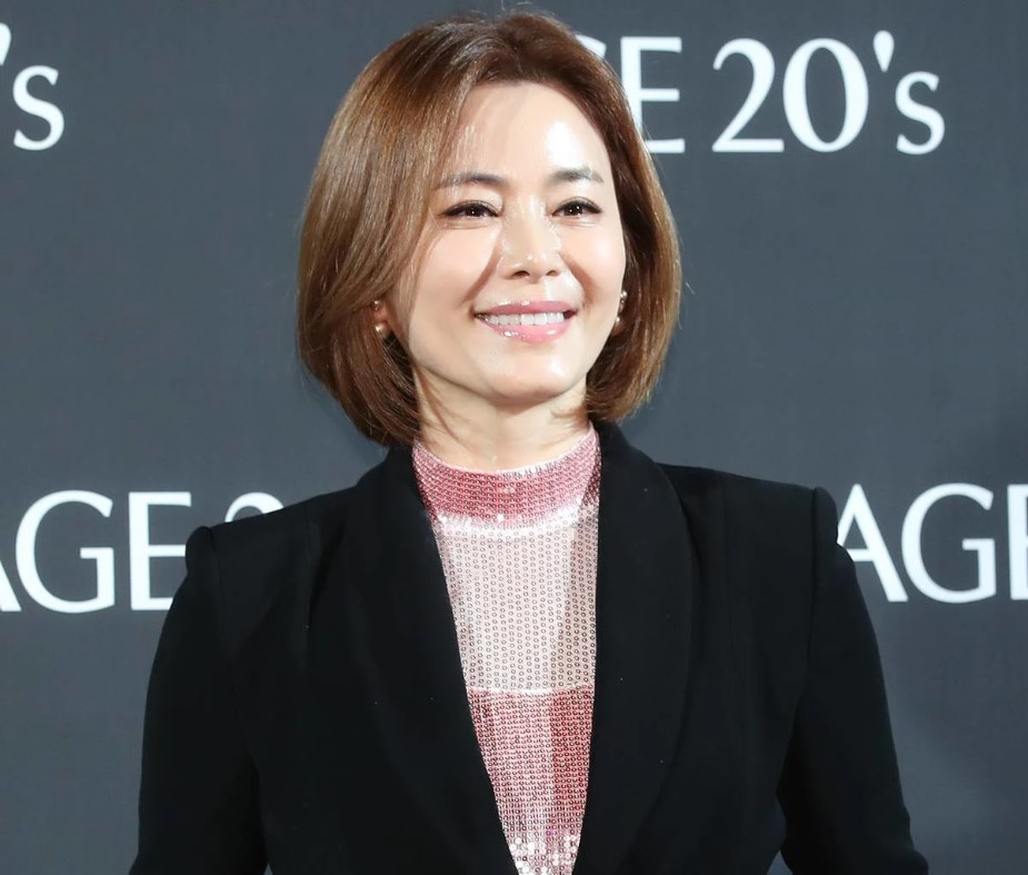 Mẹ vợ Lee Seung Gi nói gì về cáo buộc lừa đảo khiến nhiều người tự sát?