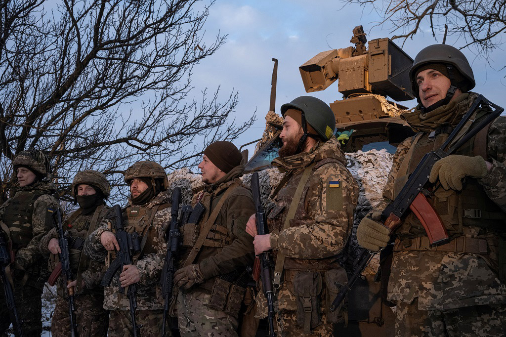 Chiến sự căng thẳng, Ukraine chờ cơ hội phản công - Ảnh 1.