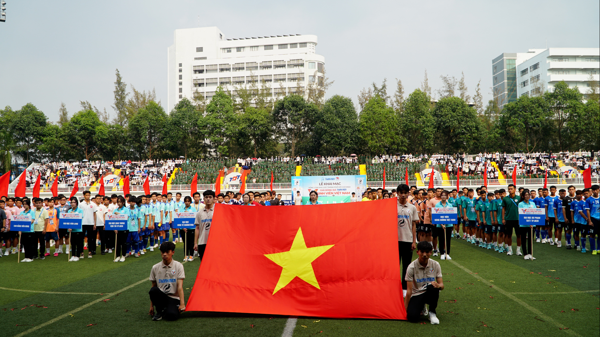 Sôi động Lễ khai mạc Giải bóng đá Thanh Niên Sinh viên Việt Nam: - Ảnh 2.