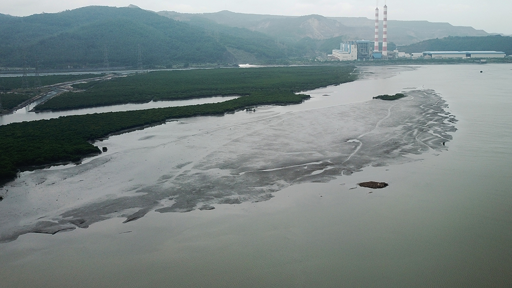 Quảng Ninh lên phương án vận chuyển đá đá thải mỏ đến mặt bằng các dự án bằng đường thuỷ