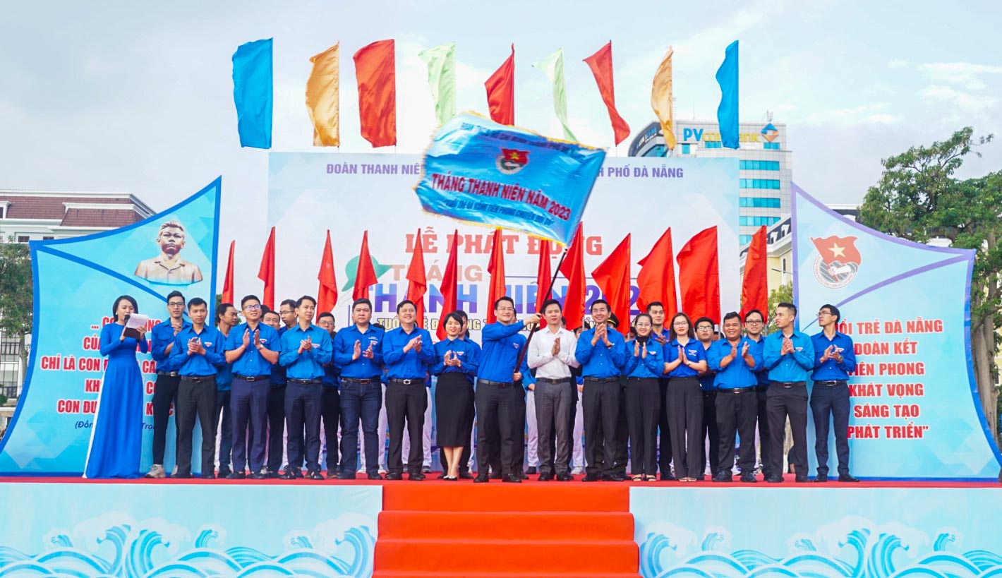 Da Nang youth excitedly joined the army to respond to the Youth Month of 2023 - Photo 1.