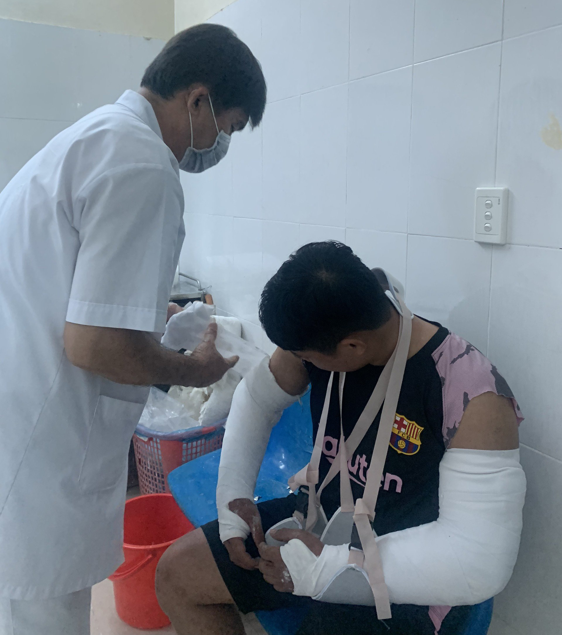 Xem nhanh 12h: Phía sau bức ảnh chiến sĩ Việt Nam ăn bánh mì | - Ảnh 3. Xem nhanh 12h: Phía sau bức ảnh chiến sĩ Việt Nam ăn bánh mì | - Ảnh 3.