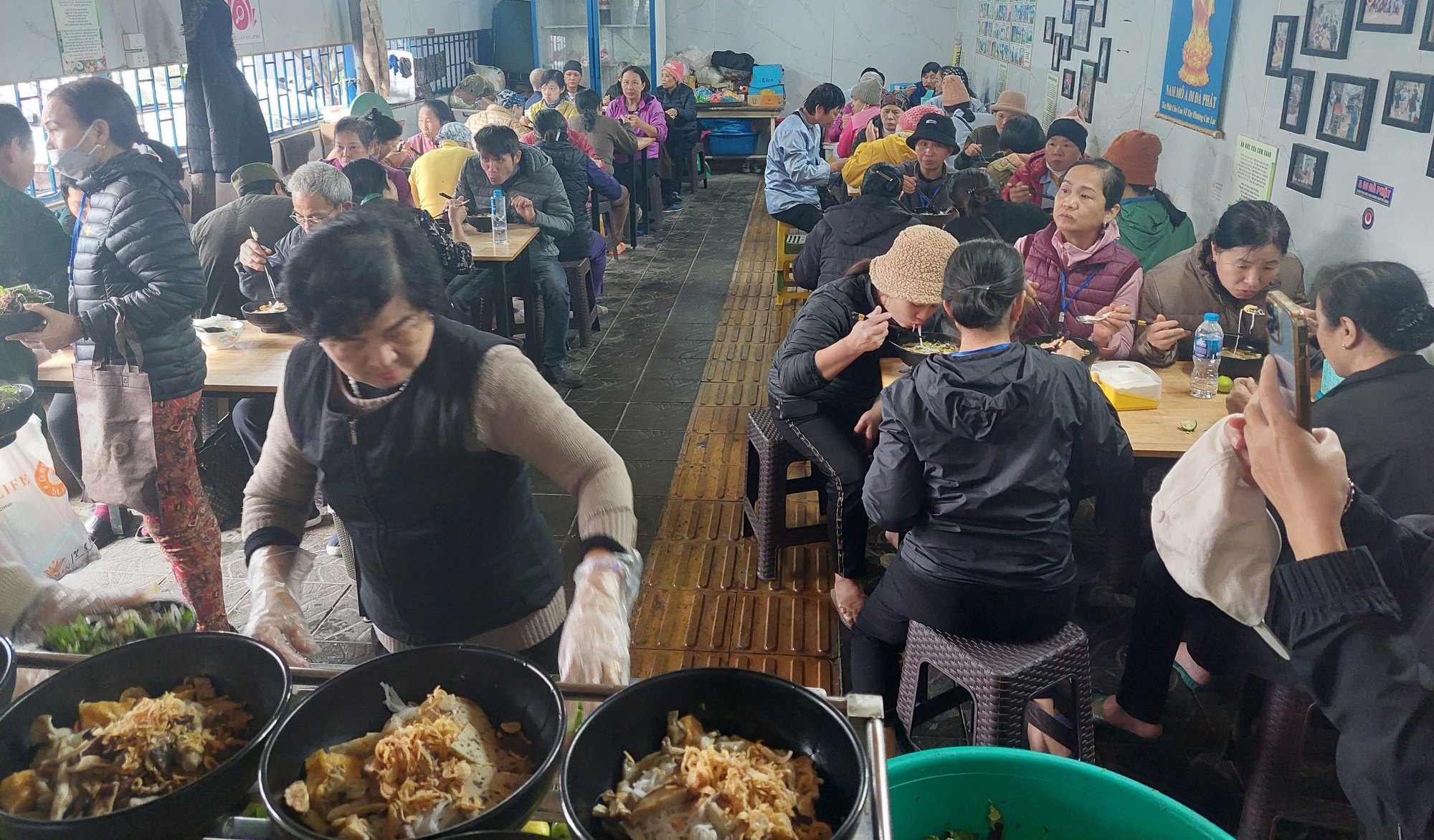 Lan tỏa trên mạng xã hội: Ùn ùn đăng ký lái xe cấp cứu 0 đồng giúp bệnh nhân nghèo - Ảnh 2. Lan tỏa trên mạng xã hội: Ùn ùn đăng ký lái xe cấp cứu 0 đồng giúp bệnh nhân nghèo - Ảnh 2.