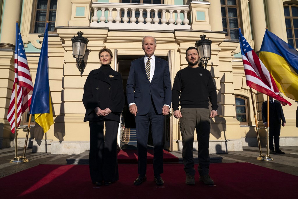 Chùm ảnh: Tổng thống Mỹ Joe Biden đến Kyiv giữa chiến sự Ukraine - Ảnh 2.