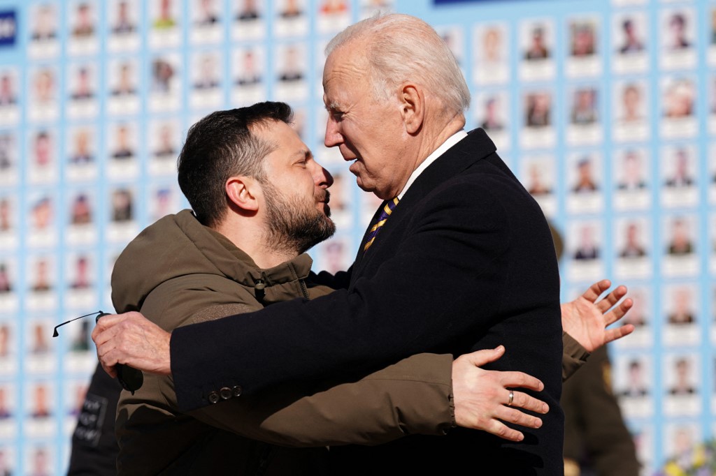 Chùm ảnh: Tổng thống Mỹ Joe Biden đến Kyiv giữa chiến sự Ukraine - Ảnh 3.
