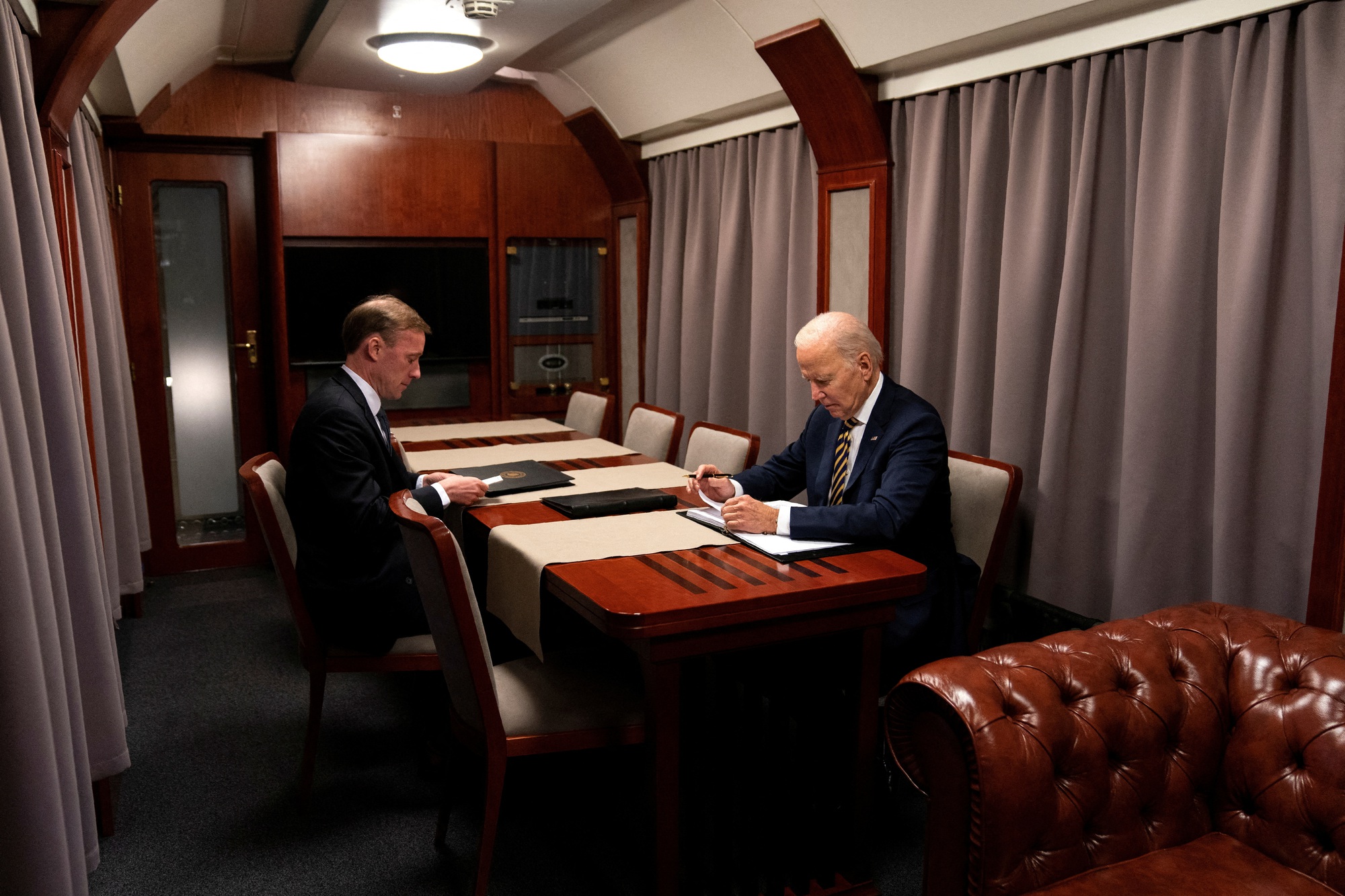 Mỹ đã chuẩn bị cho chuyến thăm Kyiv bí mật của ông Biden thế nào? - Ảnh 6.