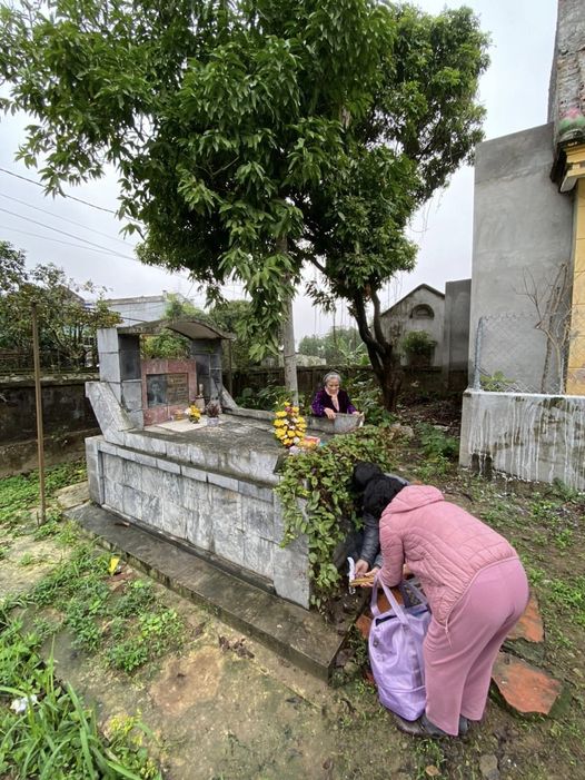 Mộ nhà thơ Nguyễn Bính bị xâm phạm, gia đình mong cơ quan chức năng vào cuộc - Ảnh 4. Mộ nhà thơ Nguyễn Bính bị xâm phạm, gia đình mong cơ quan chức năng vào cuộc - Ảnh 4.