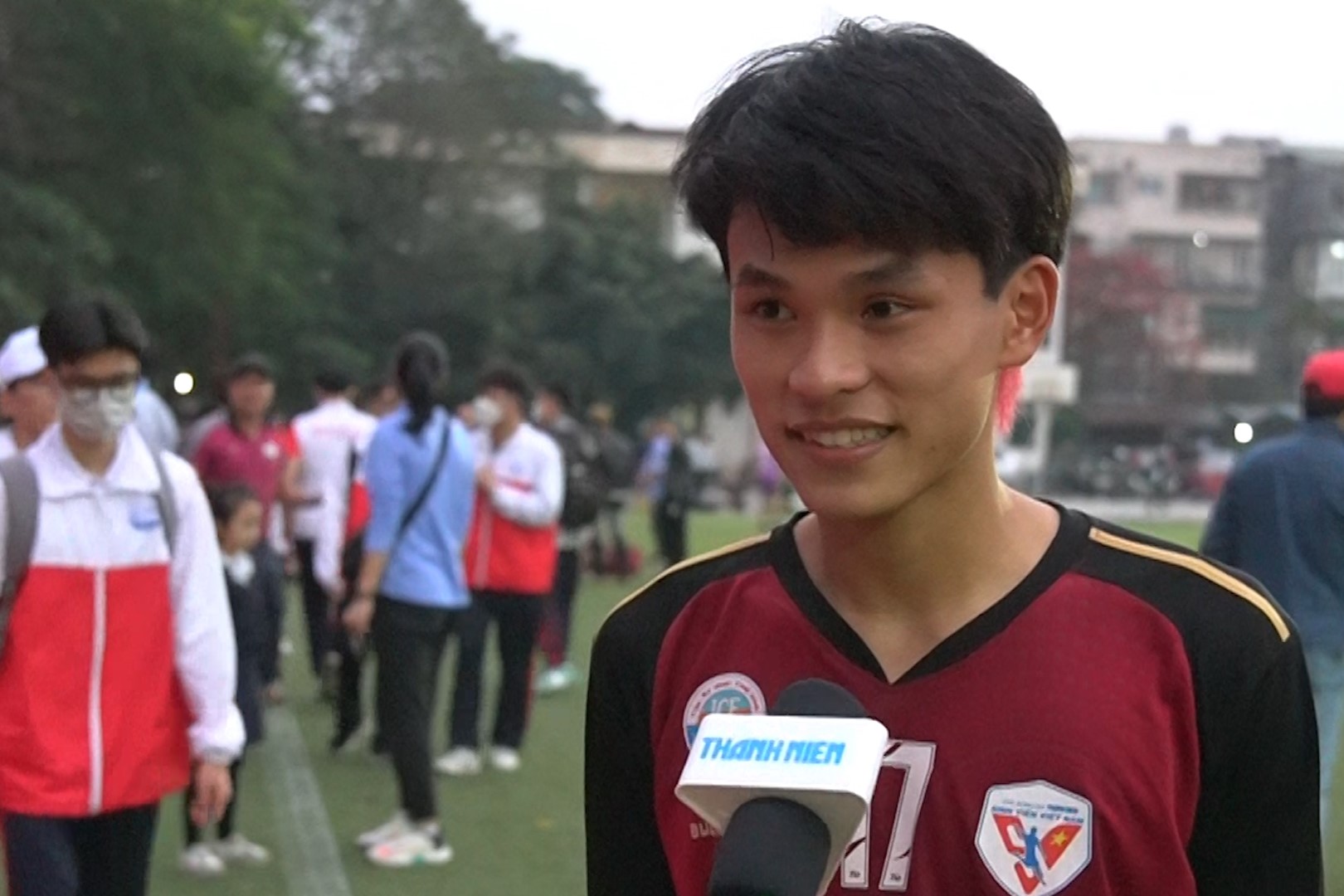 Cầu thủ Trần Bảo Trung, đội bóng ĐH Thủy Lợi là tác giả của bàn thắng duy nhất trong trận đấu gặp ĐH Kinh tế quốc dân