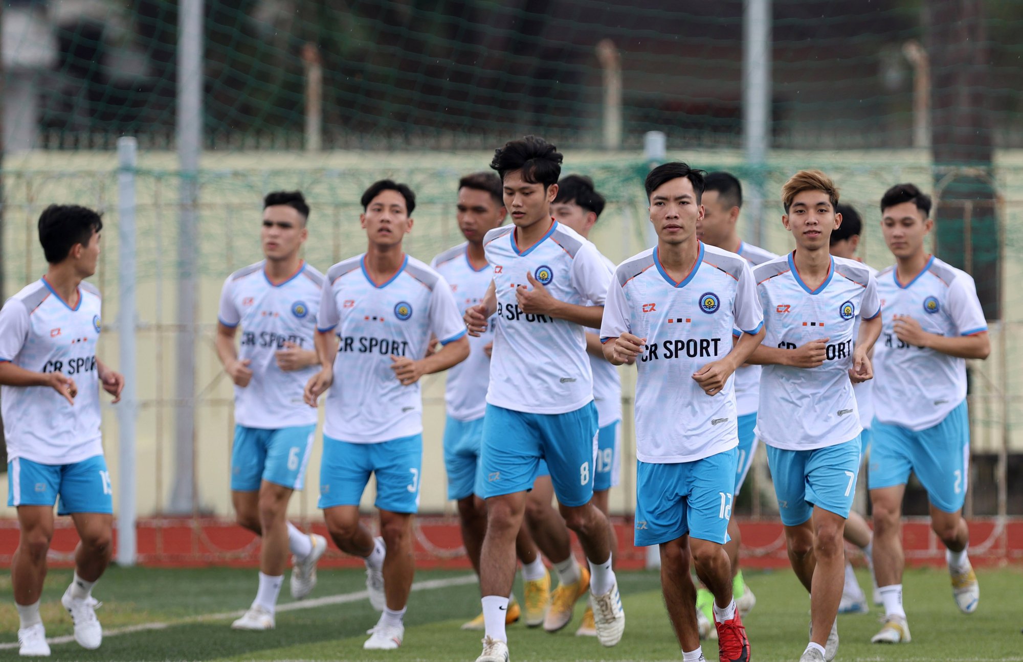 Giải Thanh Niên Sinh viên Việt Nam miền Trung: Hơn 150 cầu thủ đồng loạt ra sân - Ảnh 2.