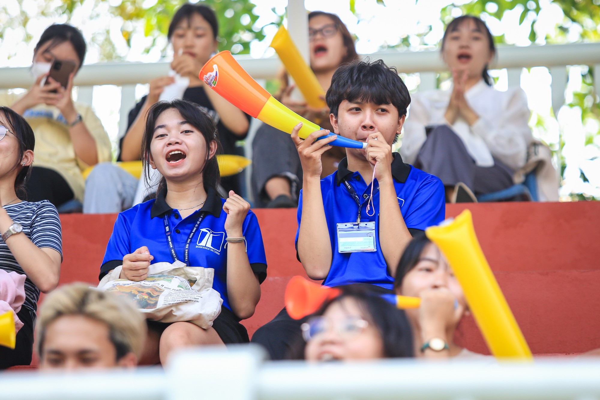 Vòng loại quá kịch tính, CĐV đến xem giải Thanh Niên Sinh viên Việt Nam càng đông - Ảnh 8.