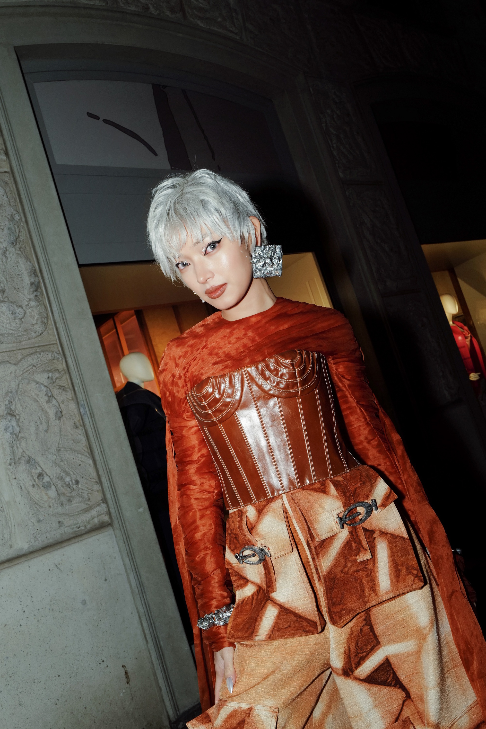 Châu Bùi cá tính trong thiết kế của Phan Đăng Hoàng tại Milan Fashion Week 2023  - Ảnh 6.